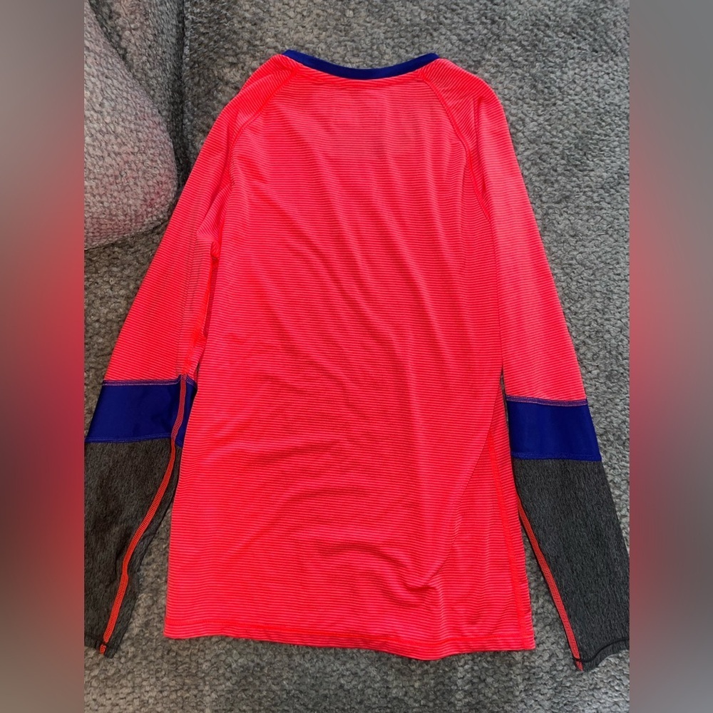Youth under Armour pink and Blue Long Sleeve Shirt - Picture 5 of 5